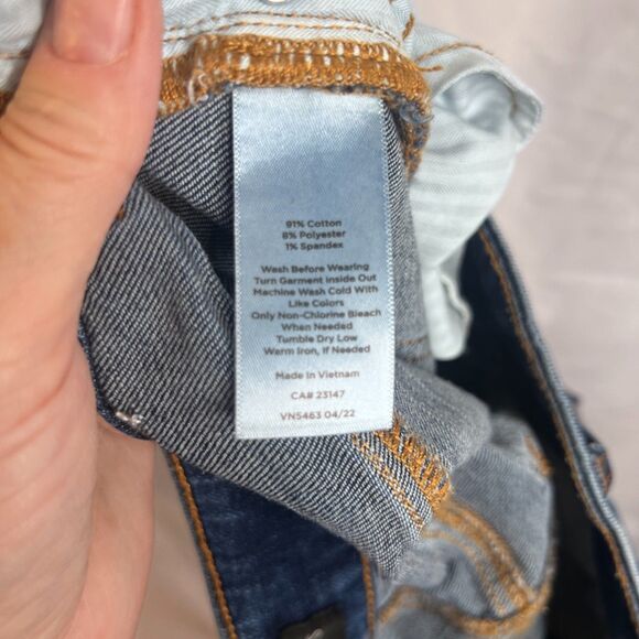 Talbots Everyday Relaxed Denim Jeans Slim Leg Mid Wash Casual Staple Size 8P - Picture 8 of 9